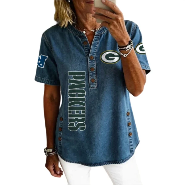 Green Bay Packers Women’s Short Sleeve V-Neck Button-Down Tunic Top