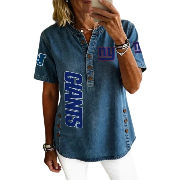 New York Giants Women’s Short Sleeve V-Neck Button-Down Tunic Top